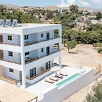 Zaia Suites & Living, Suite N3, Pool View, Central